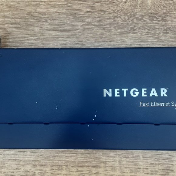 NETGEAR FS108P 8-PORT 10/100 Mbps PROSAFE SWITCH WITH POE FREE S/H - Picture 1 of 12